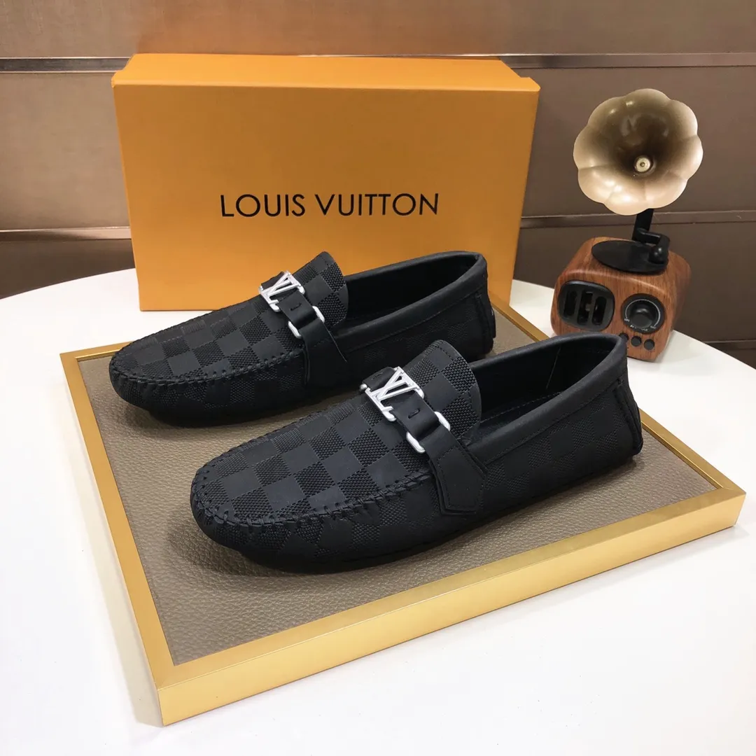Men's men's shoes 💰420💰 [LV Doudou shoes] (water-dyed cowhide lining) new model is on the market, available on the official website. The new Doudou shoes are processed into single-color materials, and the uppers are made of imported cowhide material. The body of the shoe is fully hemmed with mark thread, and is lined with imported original cowhide leather. The elegant shoe shape is super suitable for all-matching, and the size is 38-44.